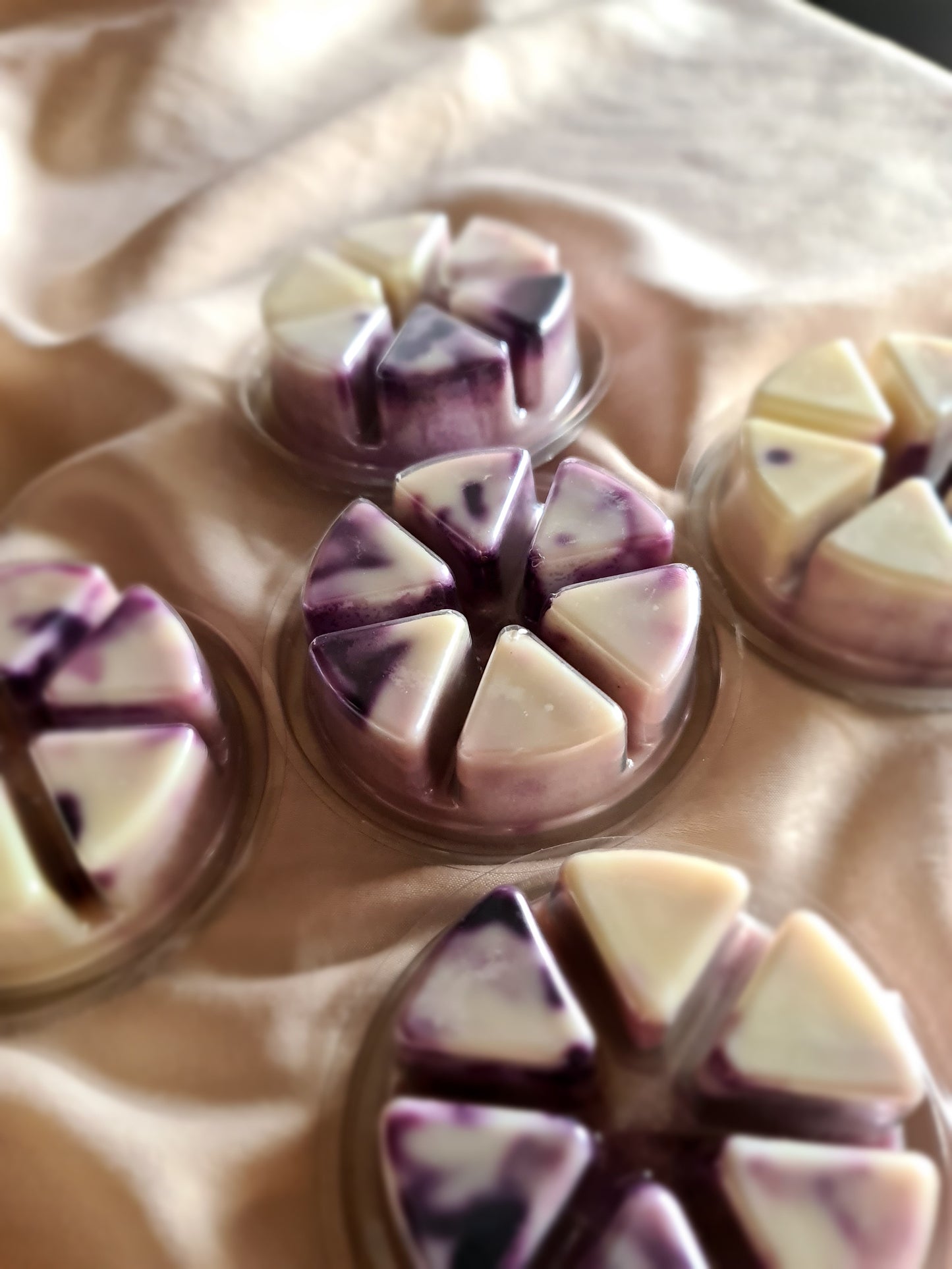 Amethyst & Floral Bouquet | Wax Melt Round Deli Clamshell